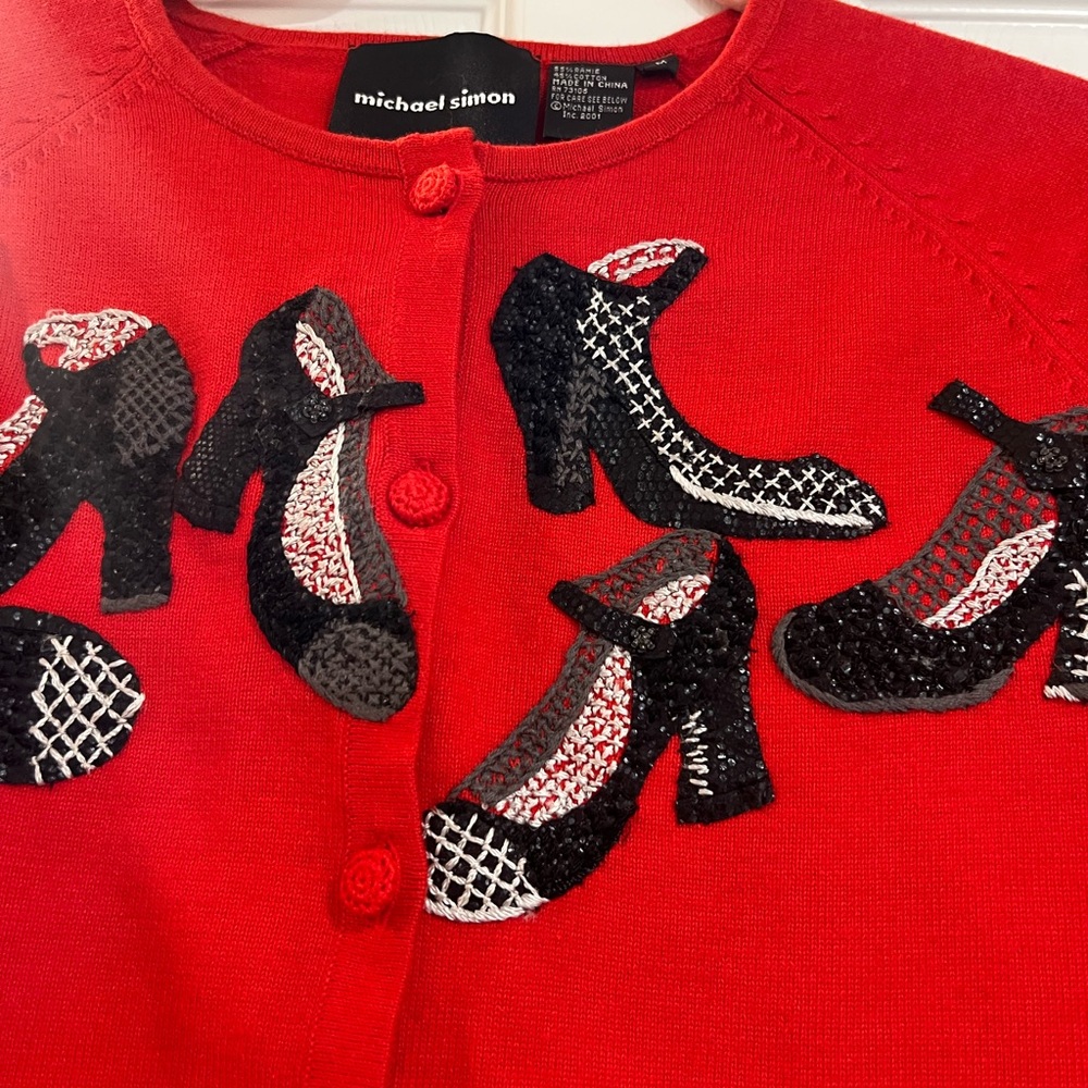 Michael Simon Vibrant Red Knit with Appliqué - Picture 5 of 9
